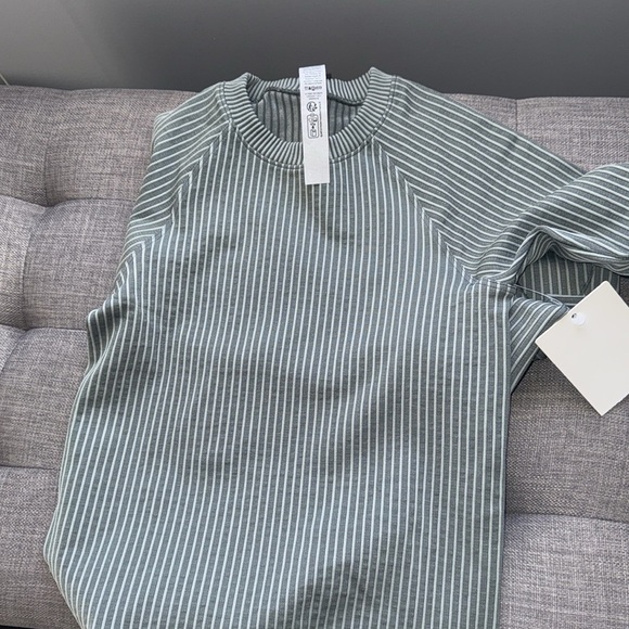 Lululemon Rest Less Pullover size 0 - Picture 7 of 7